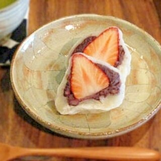 材料５つだけ！白玉粉とレンジで簡単★春のいちご大福